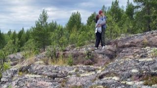 Remlic - Sex sex på sten, smuk pige i naturen