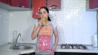 WeAreHairy - Sanita - Grey Top Yellow Banana