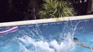 julia de lucia-dripping wet pool session