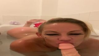 LouLou Petite &ndash; Bathtime Dildo Fucking!